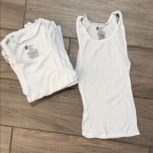 9 Hanes Classic White Tank Tops boys Medium
